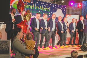 181209_100_Hand in Hand-1088.jpg