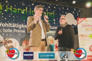 181209_100_Hand in Hand-1153.jpg