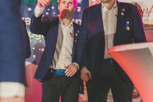 181209_100_Hand in Hand-1076.jpg