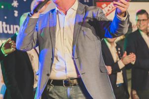 181209_100_Hand in Hand-1110.jpg